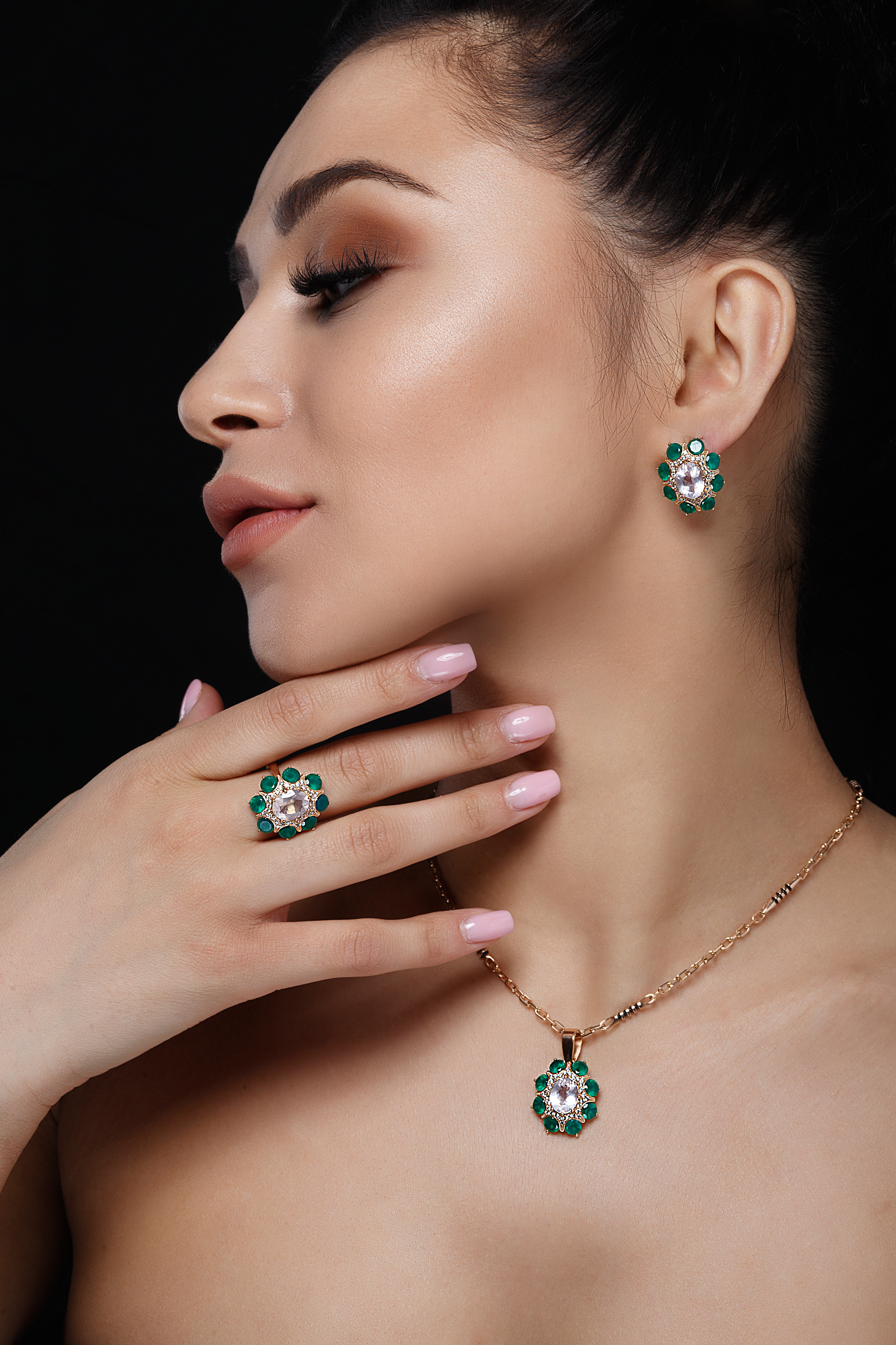 Diamond Necklace & Flowers